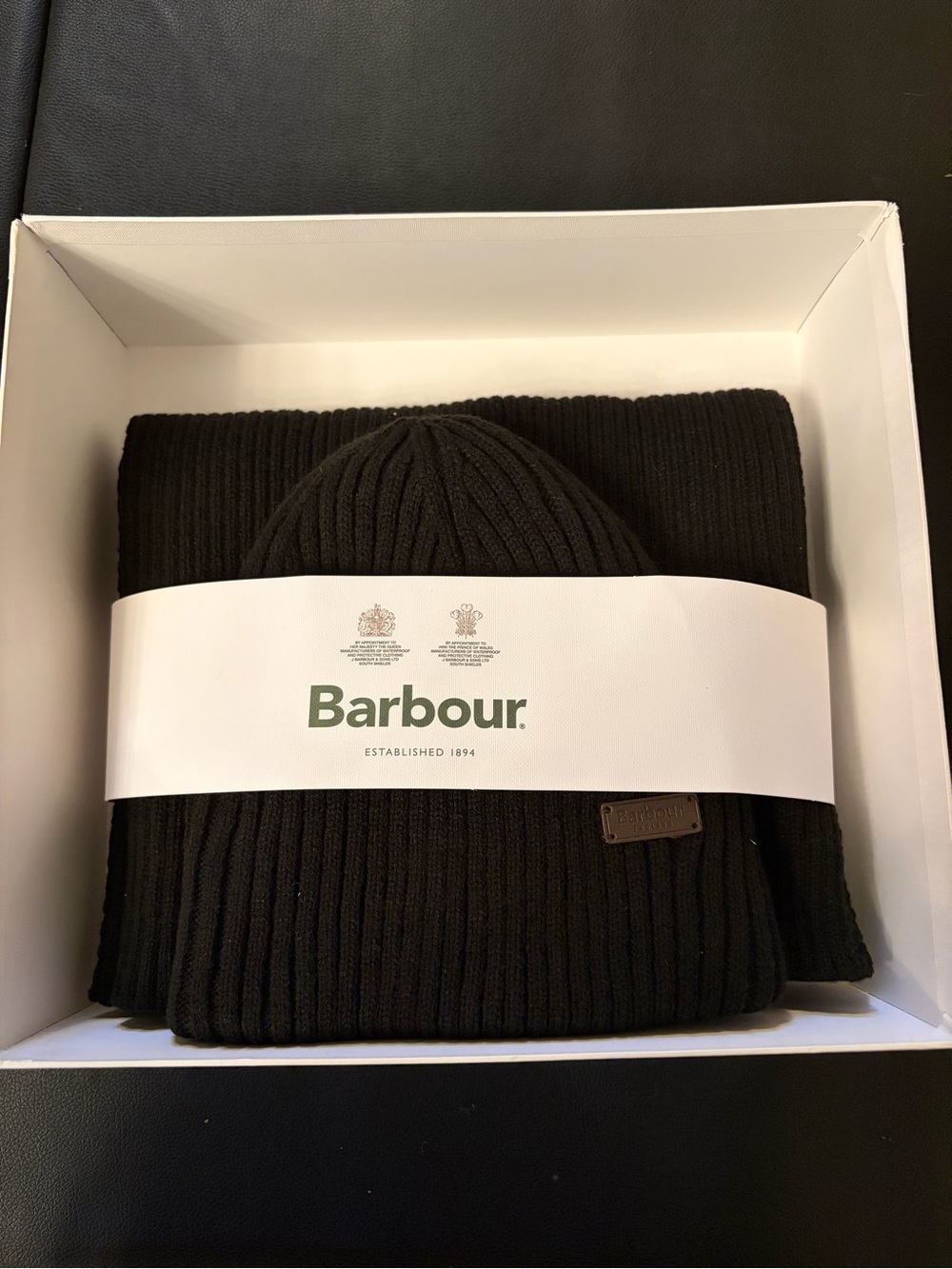NEW Barbour Gift set winter hat beanie and scarf black cold weather